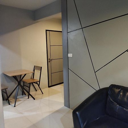 9 Hostel Chiang Mai Bagian luar foto