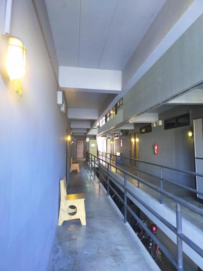 9 Hostel Chiang Mai Bagian luar foto