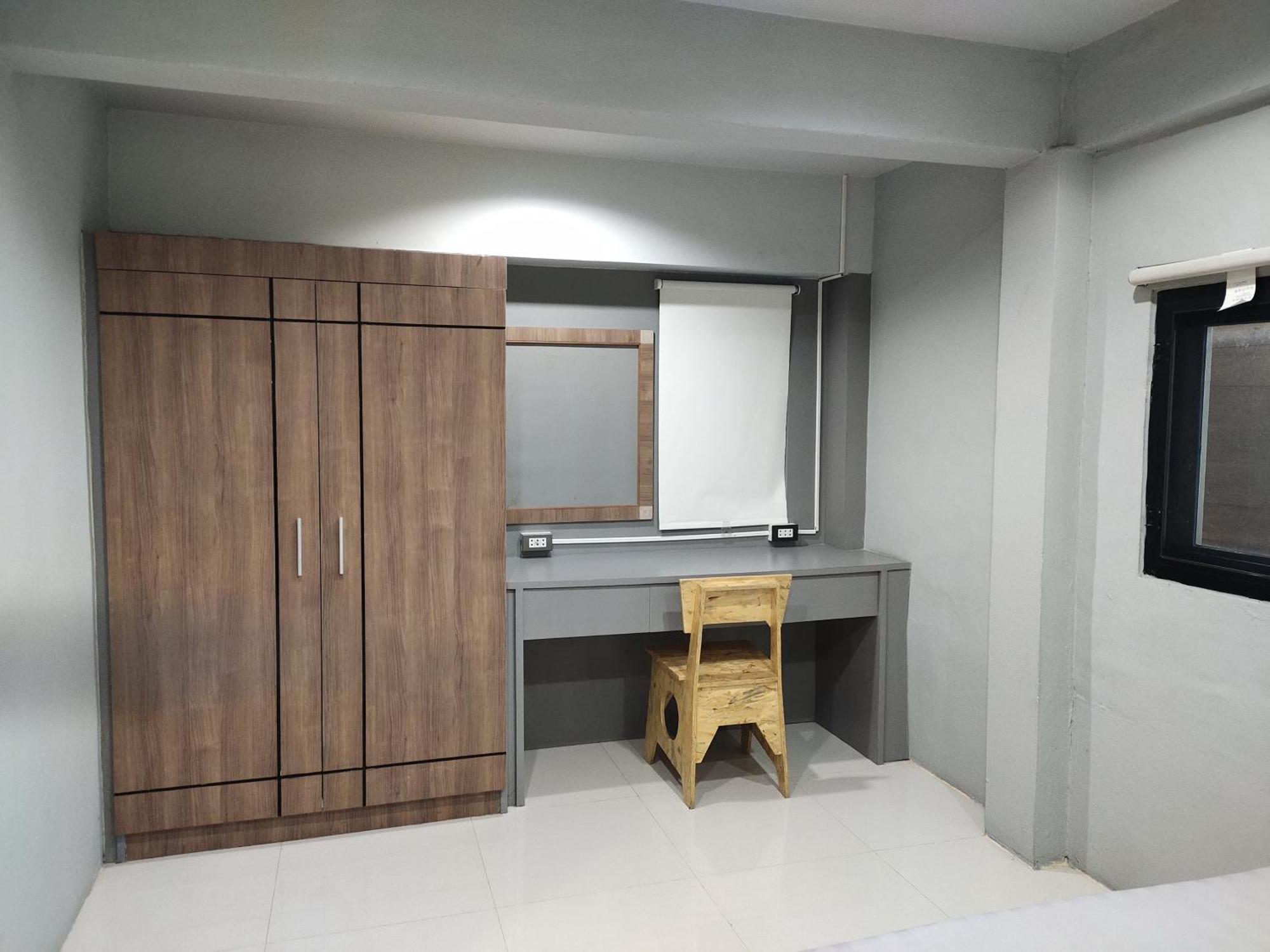 9 Hostel Chiang Mai Bagian luar foto
