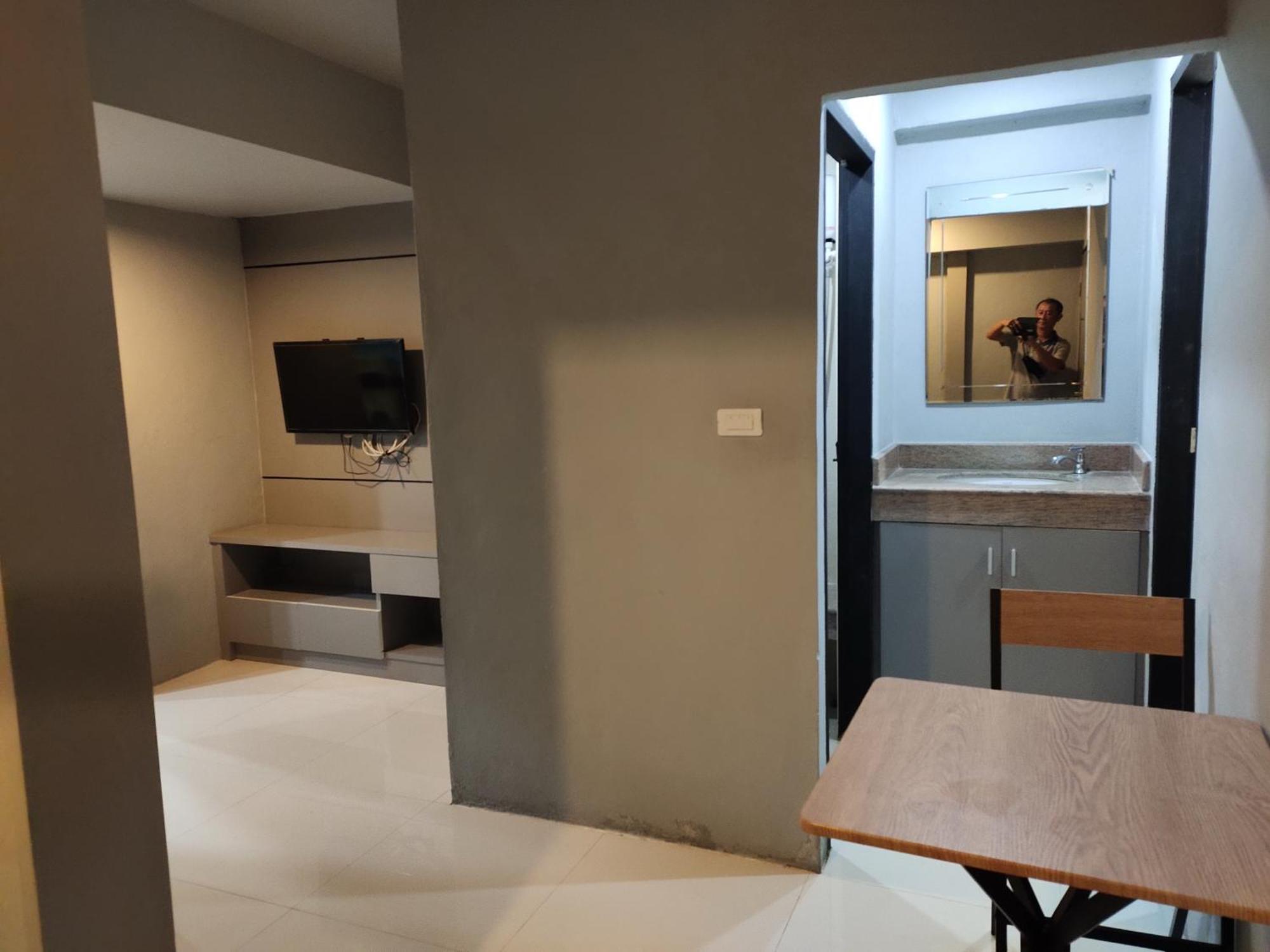9 Hostel Chiang Mai Bagian luar foto
