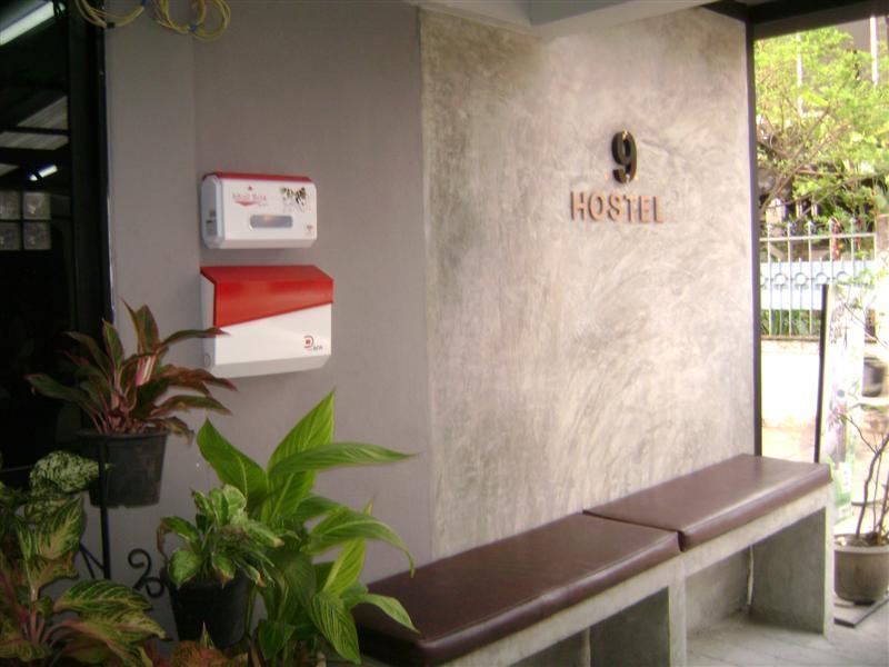 9 Hostel Chiang Mai Bagian luar foto