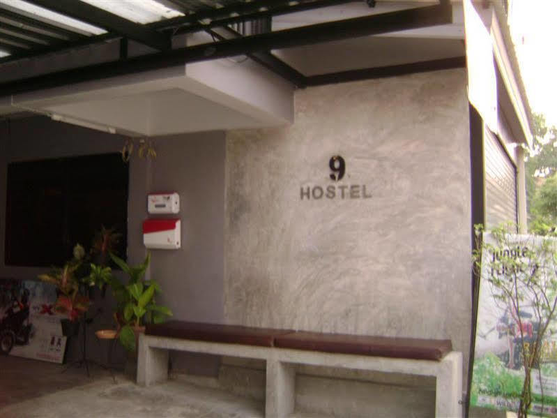 9 Hostel Chiang Mai Bagian luar foto