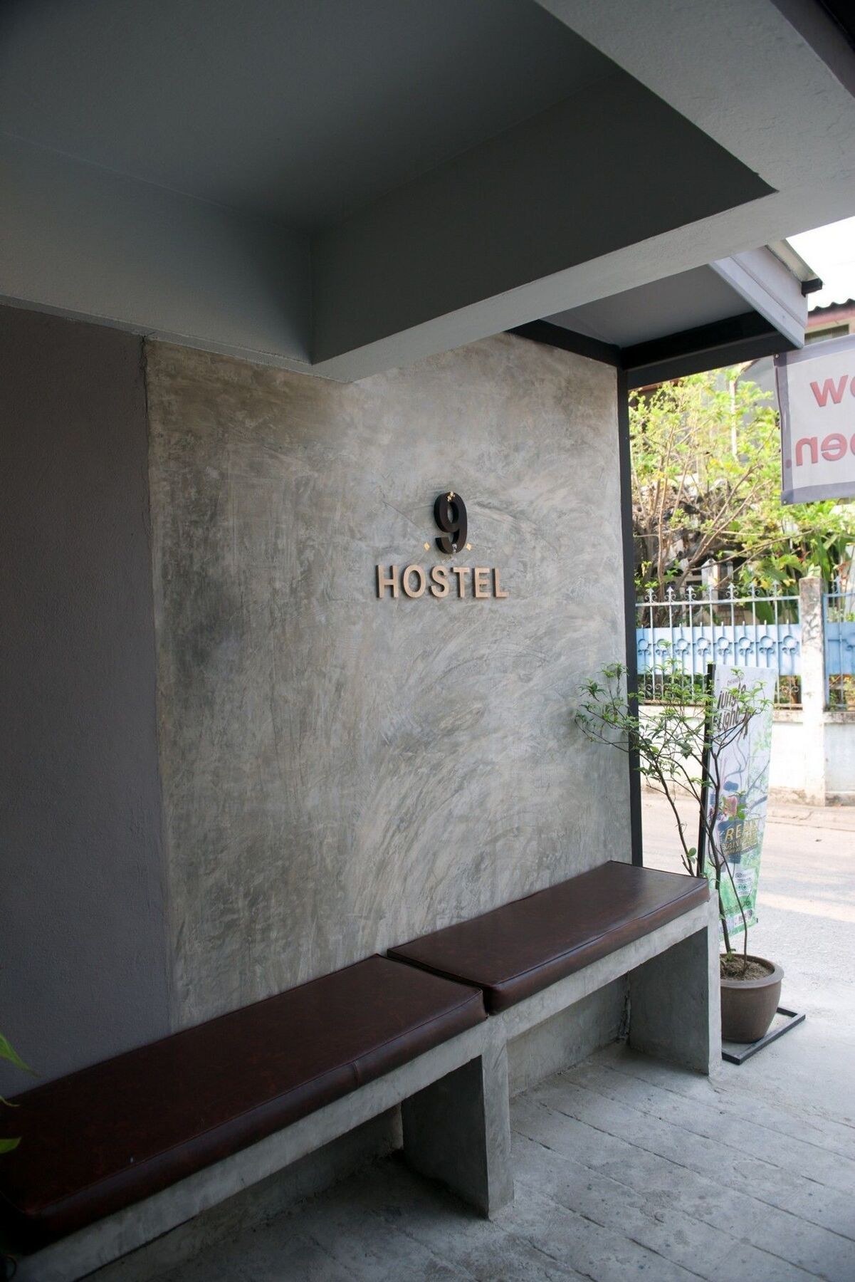 9 Hostel Chiang Mai Bagian luar foto